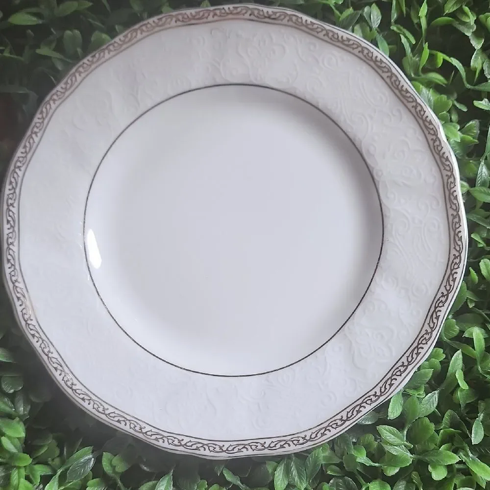 Wedgewood Bone China Bread Plate Queen's Lace Pattern